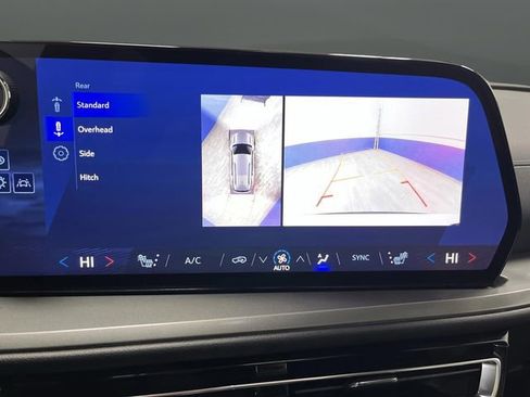 Used 2024 Chevrolet Traverse LT w/ Midnight/Sport Edition image 11