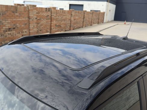 Used 2023 Chevrolet TrailBlazer RS w/ Sun and Liftgate Package FWD image 4