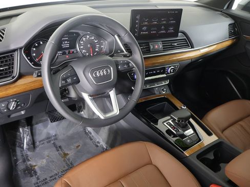 Used 2023 Audi Q5 2.0T Premium image 2