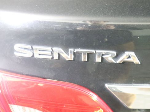 Used 2017 Nissan Sentra SV w/ Driver's Assist Package FWD image 10
