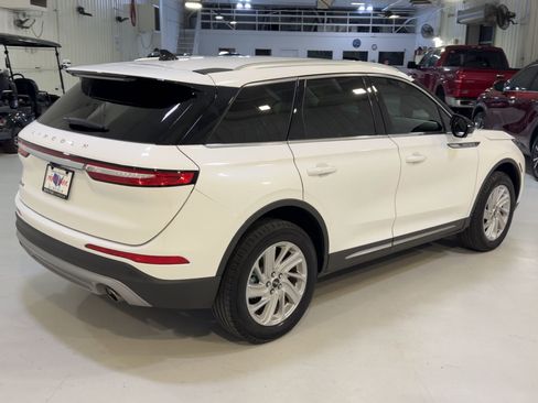Used 2022 Lincoln Corsair FWD image 9