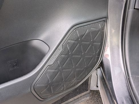 Used 2021 Toyota RAV4 XLE Premium image 15