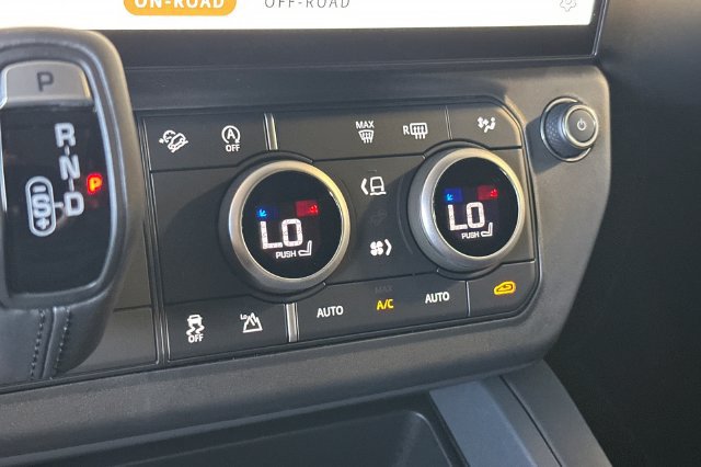 New 2026 Land Rover Defender 110 S AWD/4WD image 20