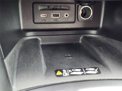 Used 2019 Chevrolet Equinox Premier image 20