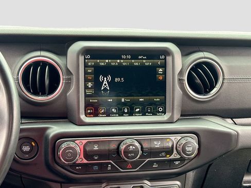 Used 2022 Jeep Wrangler Unlimited Sahara image 20