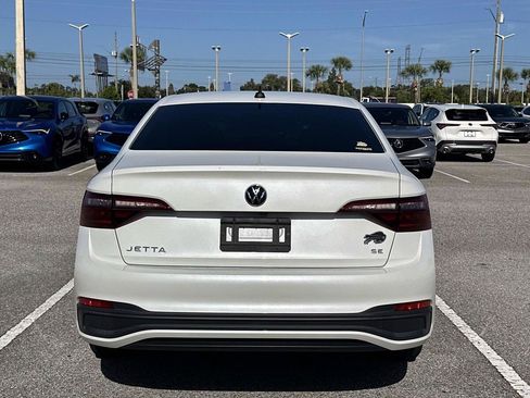 Used 2022 Volkswagen Jetta SE FWD image 4