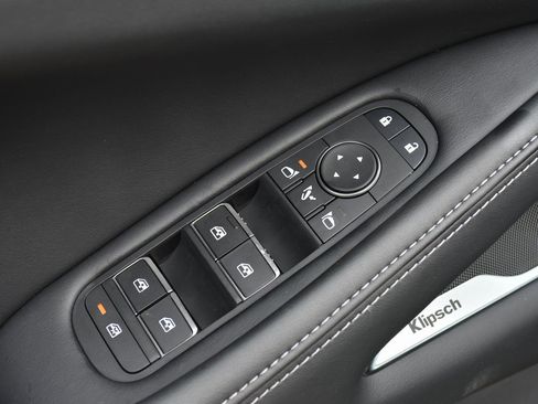 New 2026 INFINITI QX60 Luxe w/ Family Package image 34