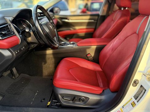 Used 2019 Toyota Camry XSE image 13