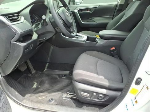 Used 2022 Toyota RAV4 XLE AWD/4WD image 15