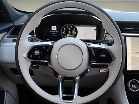 New 2026 Jaguar F-PACE R-Dynamic S image 19