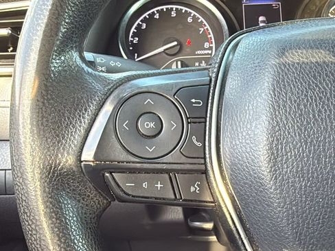 Used 2018 Toyota Camry L image 28