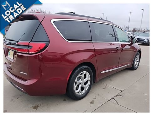 Used 2022 Chrysler Pacifica Limited image 7