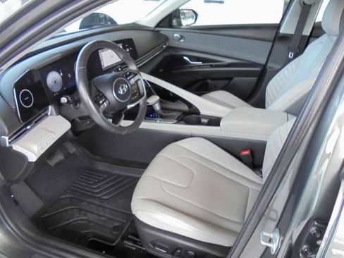 Used 2024 Hyundai Elantra Limited FWD image 7