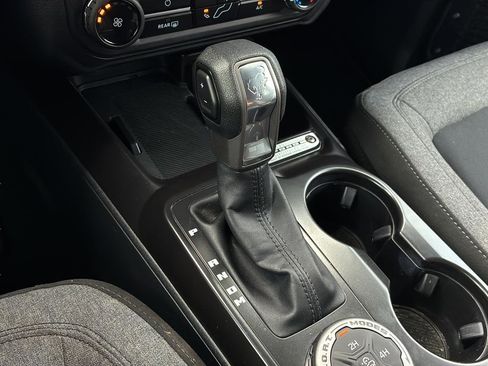 Used 2025 Ford Bronco 4-Door AWD/4WD image 24