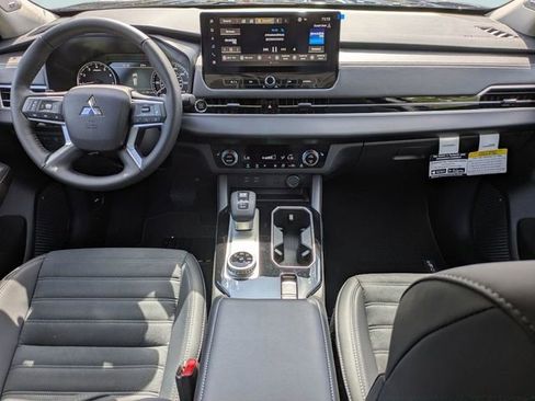 New 2026 Mitsubishi Outlander SE image 16