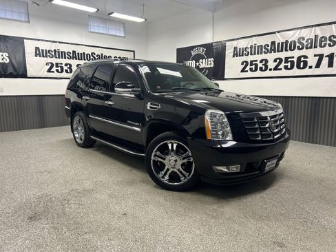 Used 2007 Cadillac Escalade AWD w/ Information Package image 1