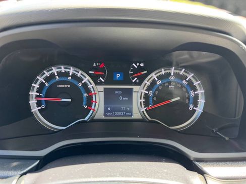 Used 2016 Toyota 4Runner SR5 AWD/4WD image 17