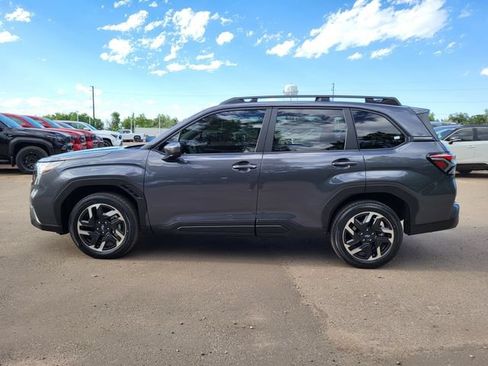 Used 2025 Subaru Forester Premium AWD/4WD image 2