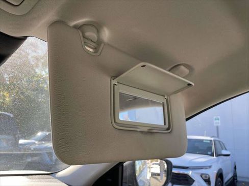 Used 2020 Nissan Rogue S image 29