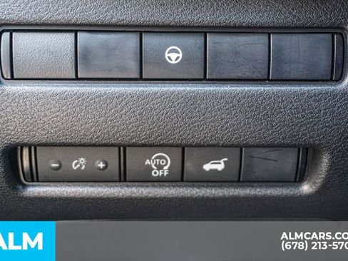 Used 2025 Nissan Rogue SV image 44