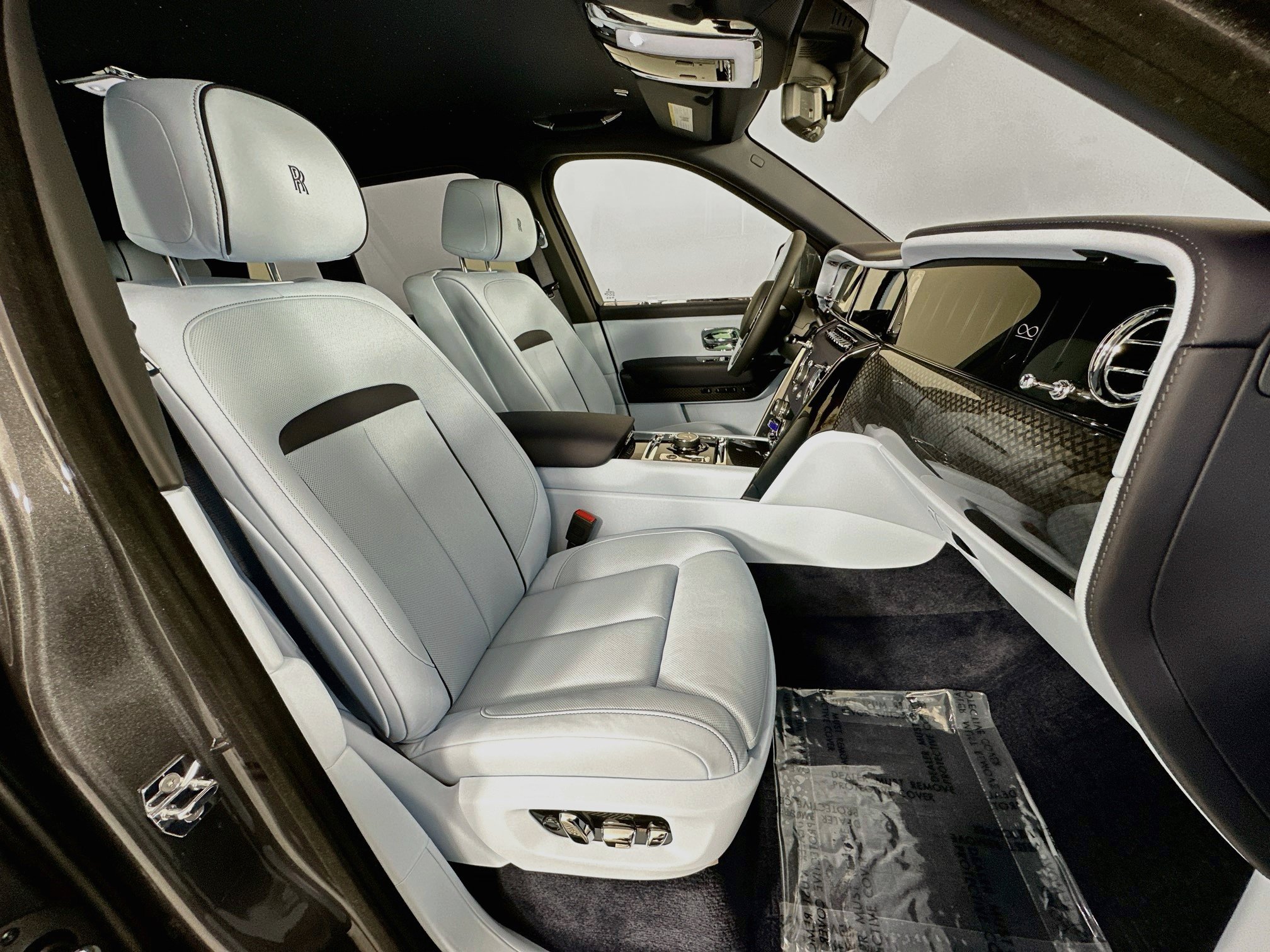 New 2027 Rolls-Royce Cullinan Black Badge AWD/4WD image 27