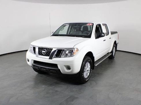 Certified 2019 Nissan Frontier SV image 1