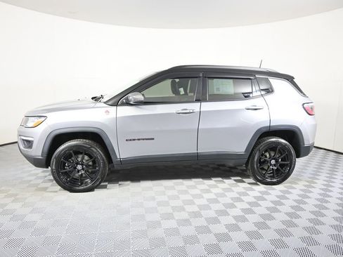 Used 2019 Jeep Compass Trailhawk w/ Safety & Security Group AWD/4WD image 2
