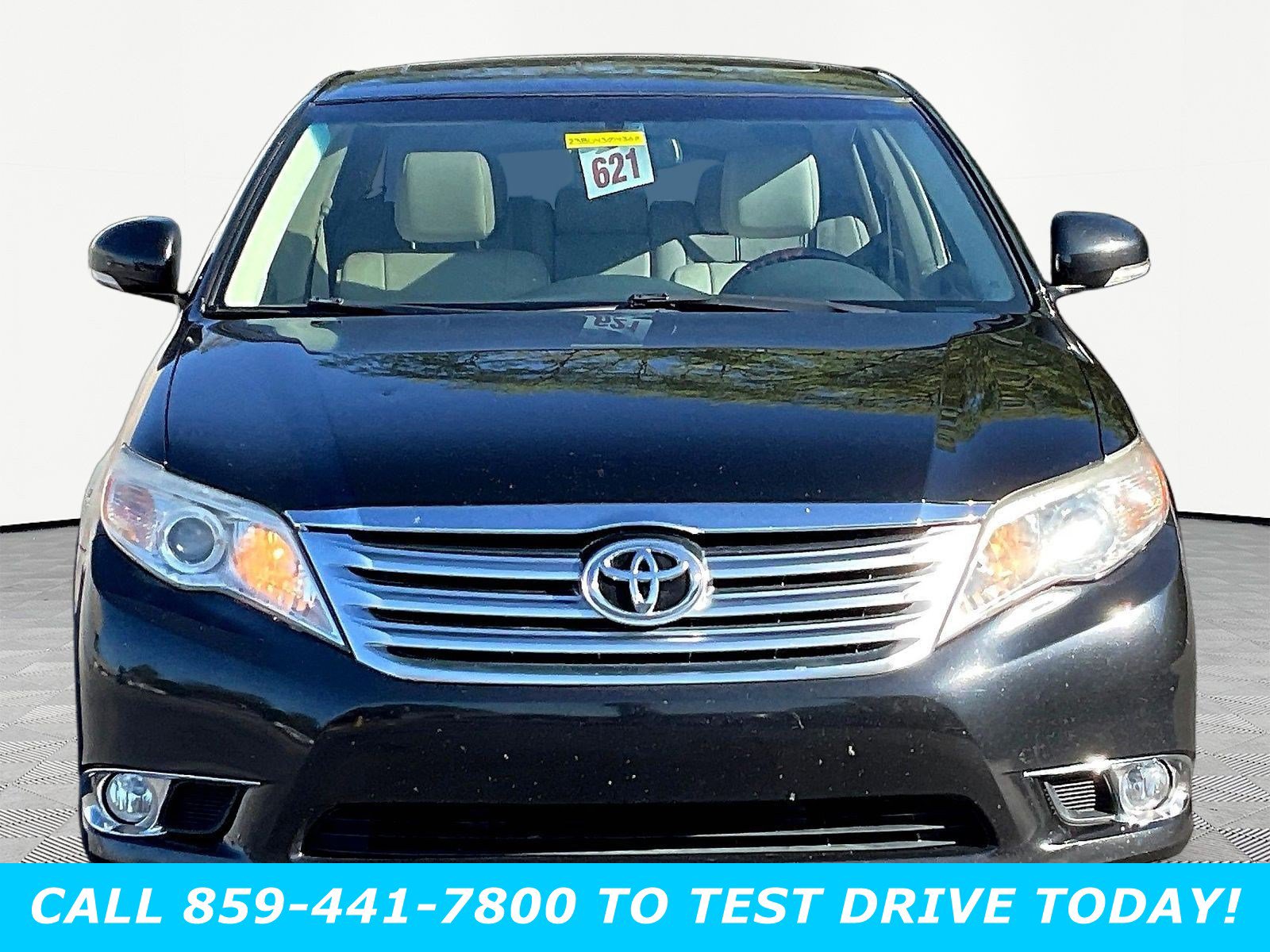 Used 2011 Toyota Avalon Limited FWD image 2