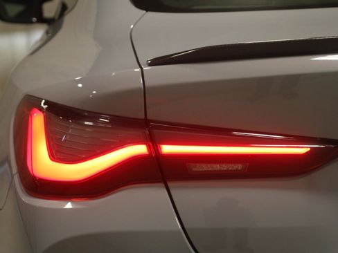 Used 2021 BMW M4 Competition w/ M Carbon Exterior Package RWD image 31