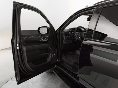 Used 2023 Chevrolet Suburban RST image 12