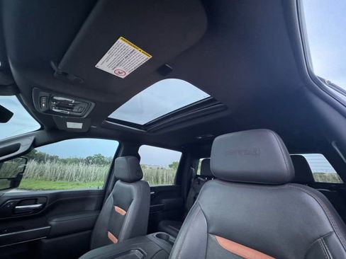 Used 2020 GMC Sierra 2500 AT4 w/ AT4 Premium Package image 28