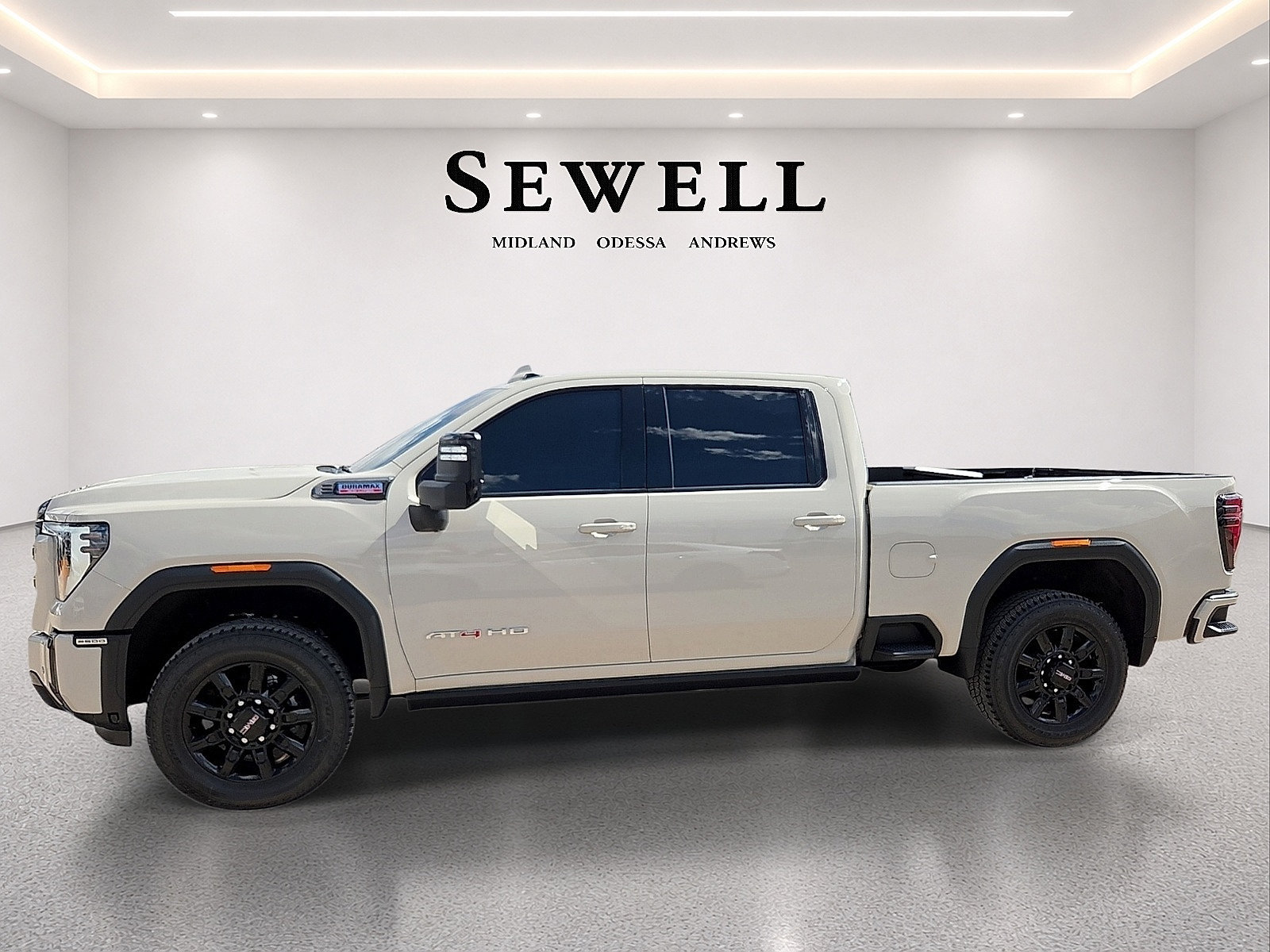 Used 2026 GMC Sierra 2500 AT4 w/ AT4 Premium Plus Package AWD/4WD image 2