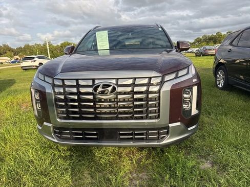 Used 2024 Hyundai Palisade Calligraphy FWD image 2
