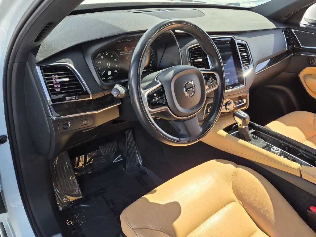 Used 2018 Volvo XC90 T6 Momentum w/ Convenience Package AWD/4WD image 8