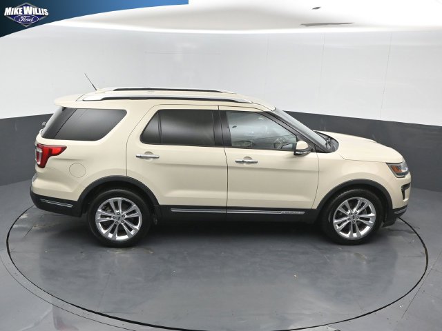 Used 2018 Ford Explorer Limited w/ Equipment Group 301A FWD image 16