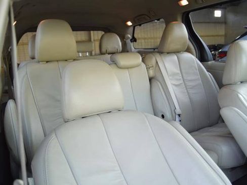 Used 2011 Toyota Sienna XLE w/ XLE Navigation Pkg FWD image 50