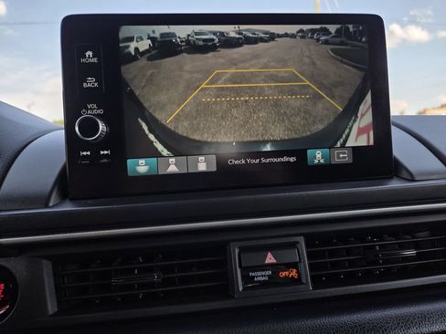 Used 2023 Honda Pilot Touring image 13