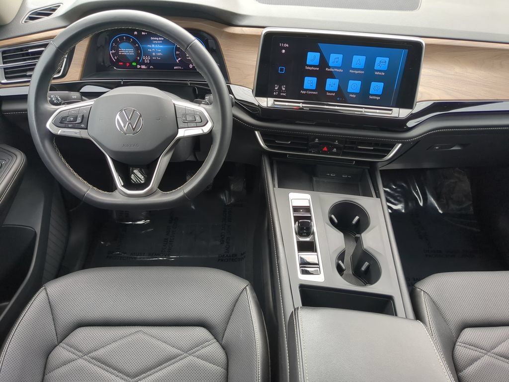 Certified 2024 Volkswagen Atlas SE FWD image 13