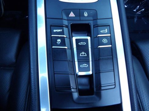 Used 2014 Porsche 911 Carrera 4 image 34