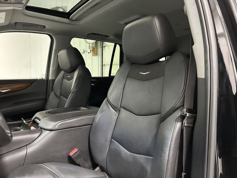 Used 2016 Cadillac Escalade Luxury image 22