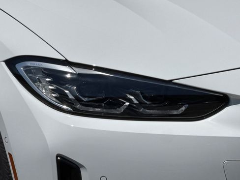 Used 2023 BMW i4 eDrive35 RWD image 12