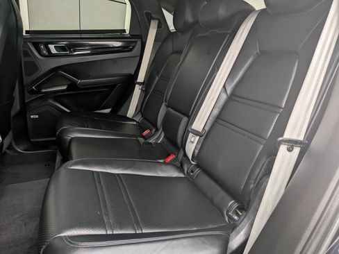 Certified 2022 Porsche Cayenne GTS image 19