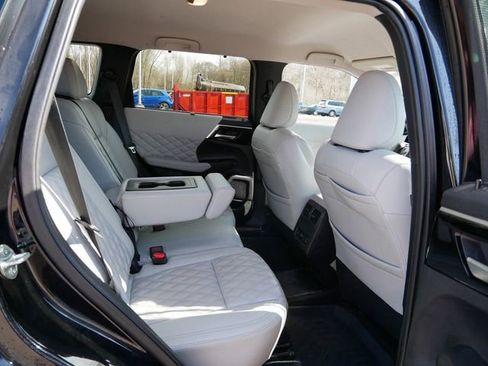 Used 2023 Mitsubishi Outlander SEL AWD/4WD image 9