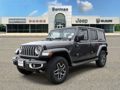 Used 2026 Jeep Wrangler Unlimited Sahara AWD/4WD image 5