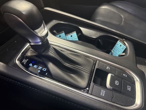 Used 2020 Hyundai Santa Fe SEL w/ Convenience + Premium Package image 18