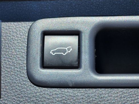 Used 2024 Toyota Highlander XLE image 14