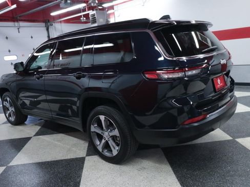 Used 2024 Jeep Grand Cherokee L Limited RWD image 7