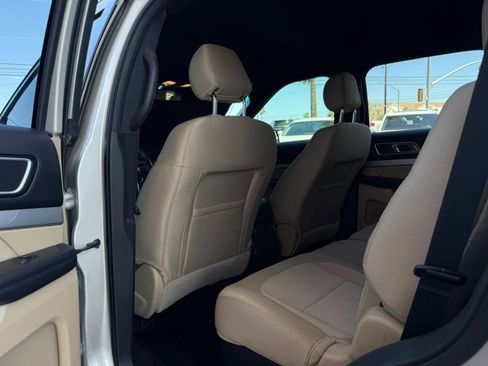 Used 2017 Ford Explorer XLT FWD image 44
