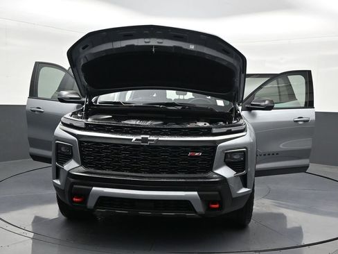 Used 2025 Chevrolet Traverse Z71 AWD/4WD image 37