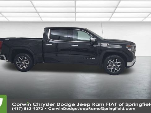 Used 2022 GMC Sierra 1500 SLT w/ SLT Convenience Package image 17